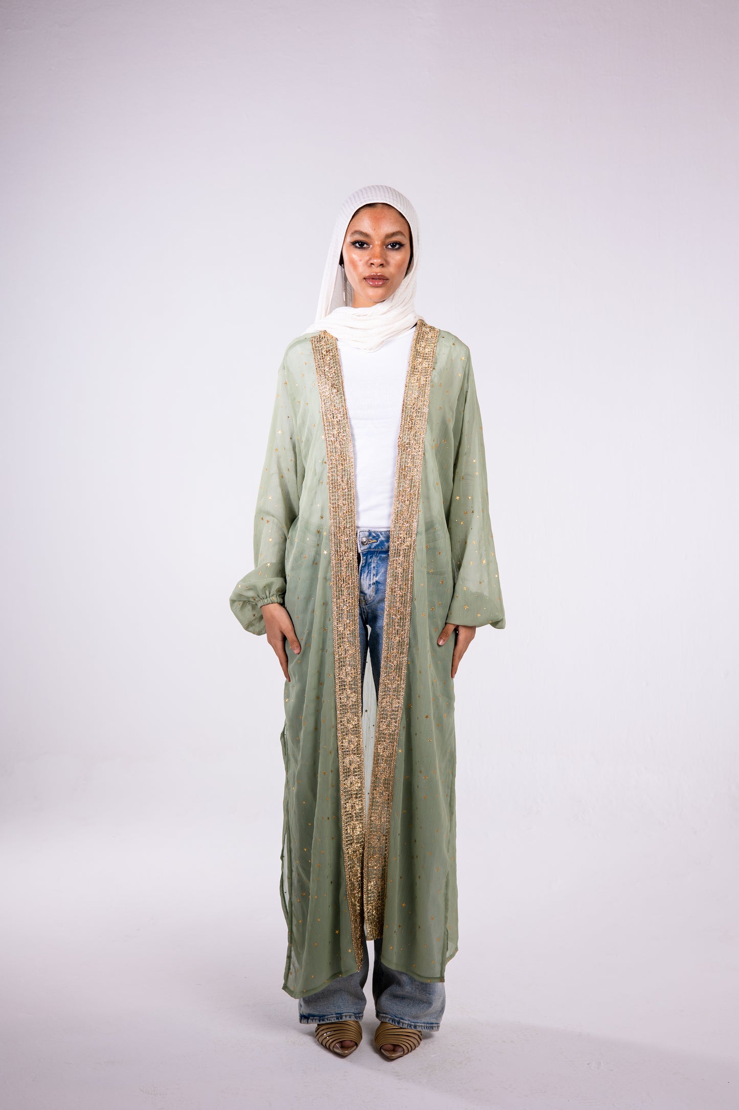 Leading lady stars kaftan in mint