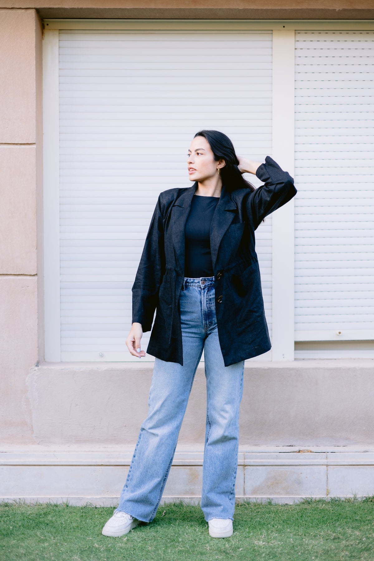 Linea blazer in black