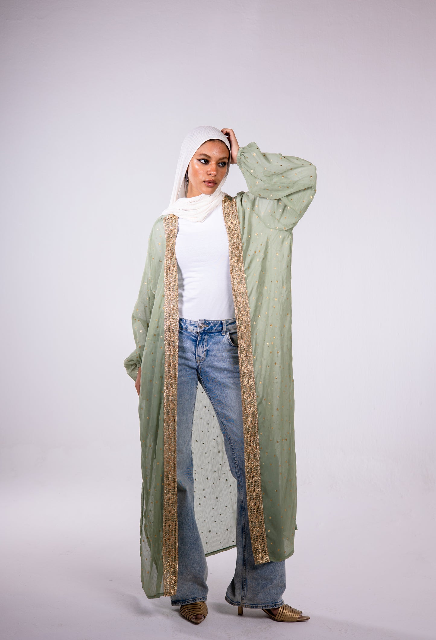 Leading lady stars kaftan in mint