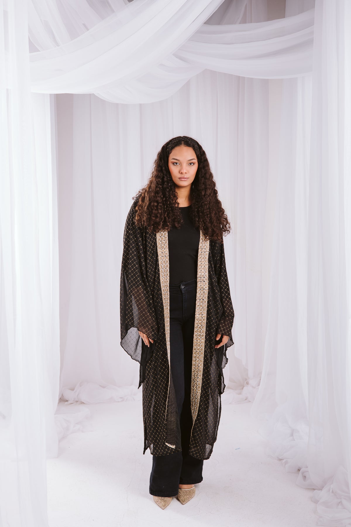 Dotted kaftan in black