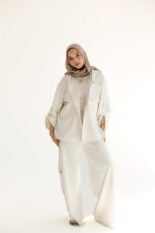 Goldline Utility set in White