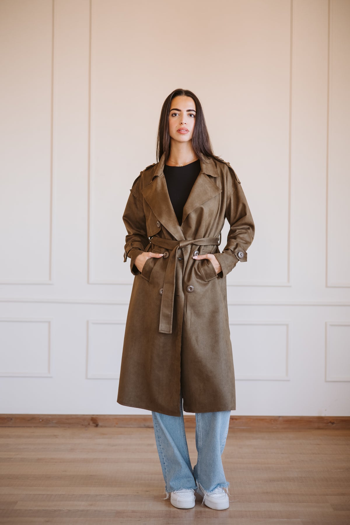 Suede manteau in dark olive