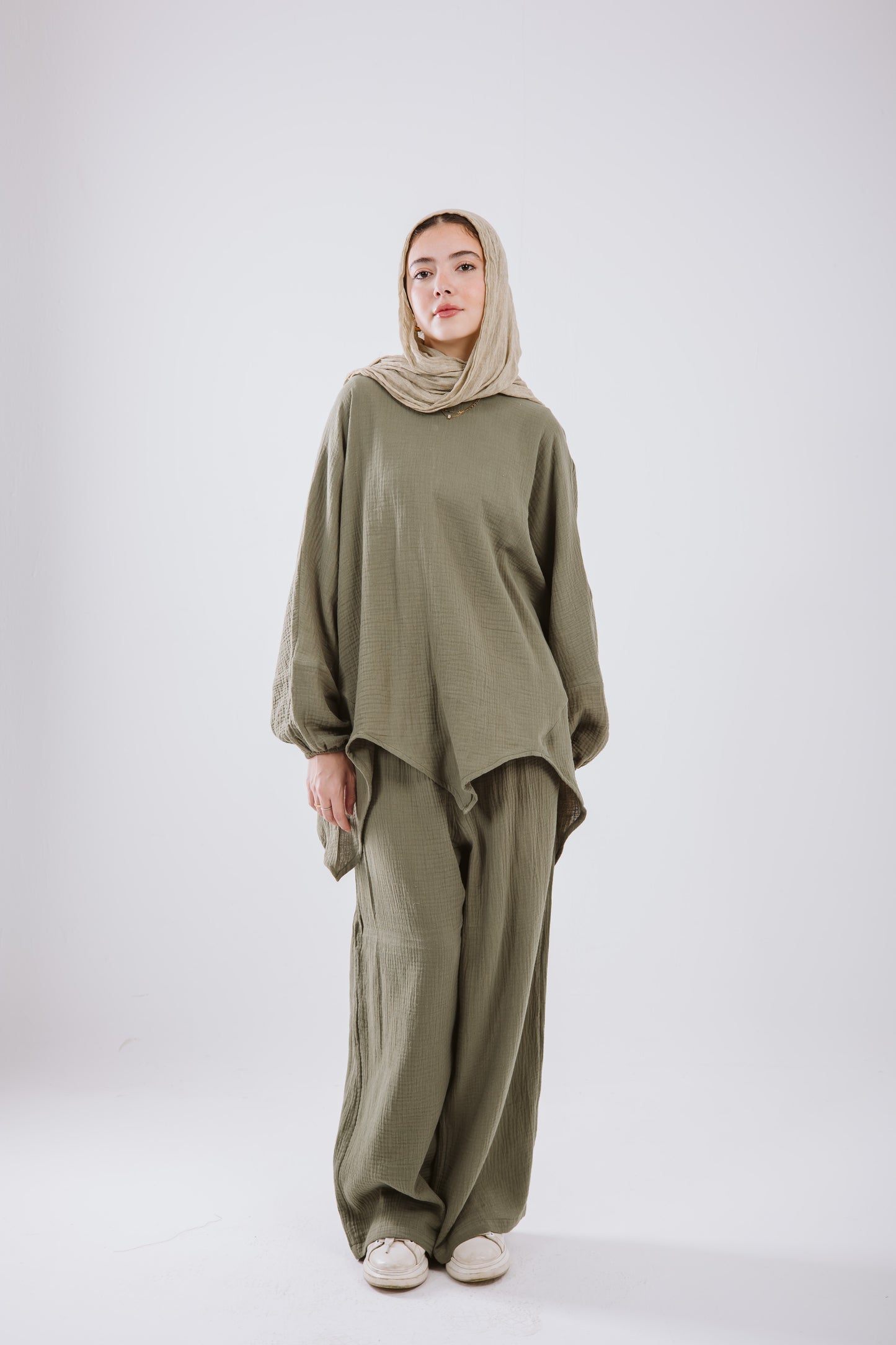 Asymmetrical  crinky  set in olive