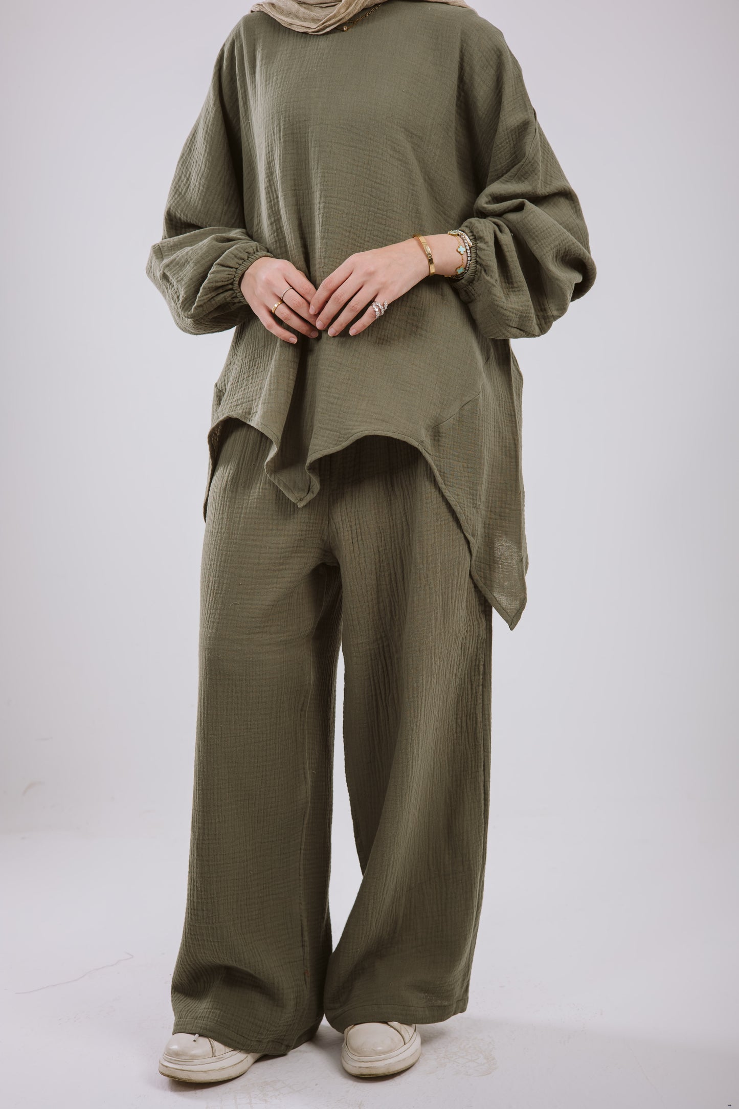 Asymmetrical  crinky  set in olive