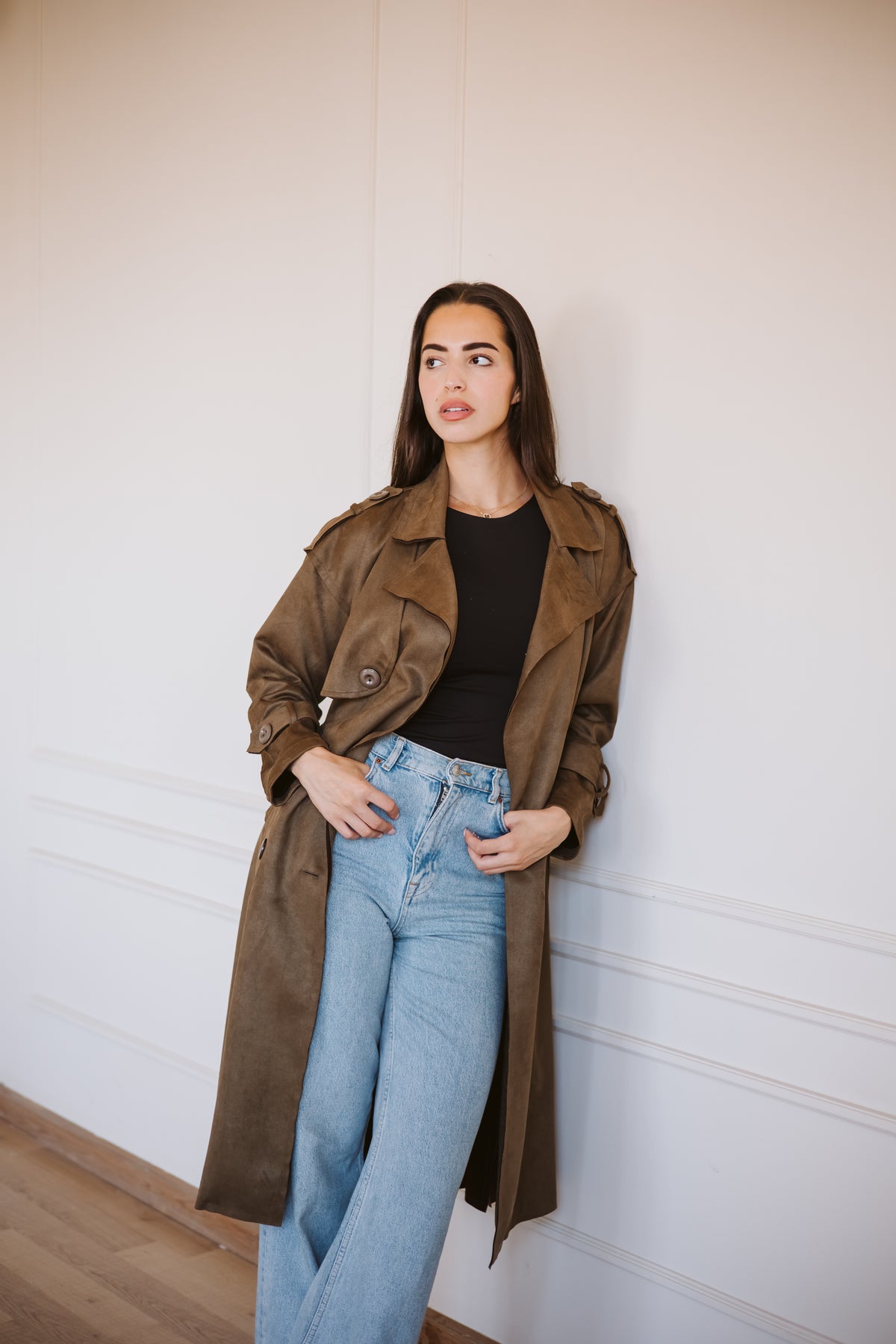 Suede manteau in dark olive