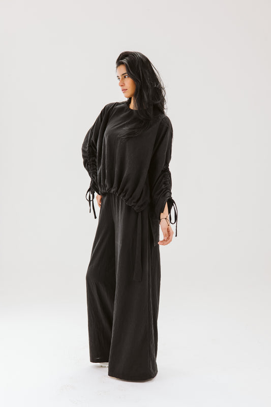 Sylva set in black