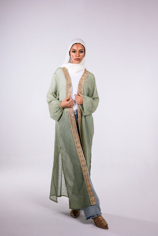 Leading lady stars kaftan in mint