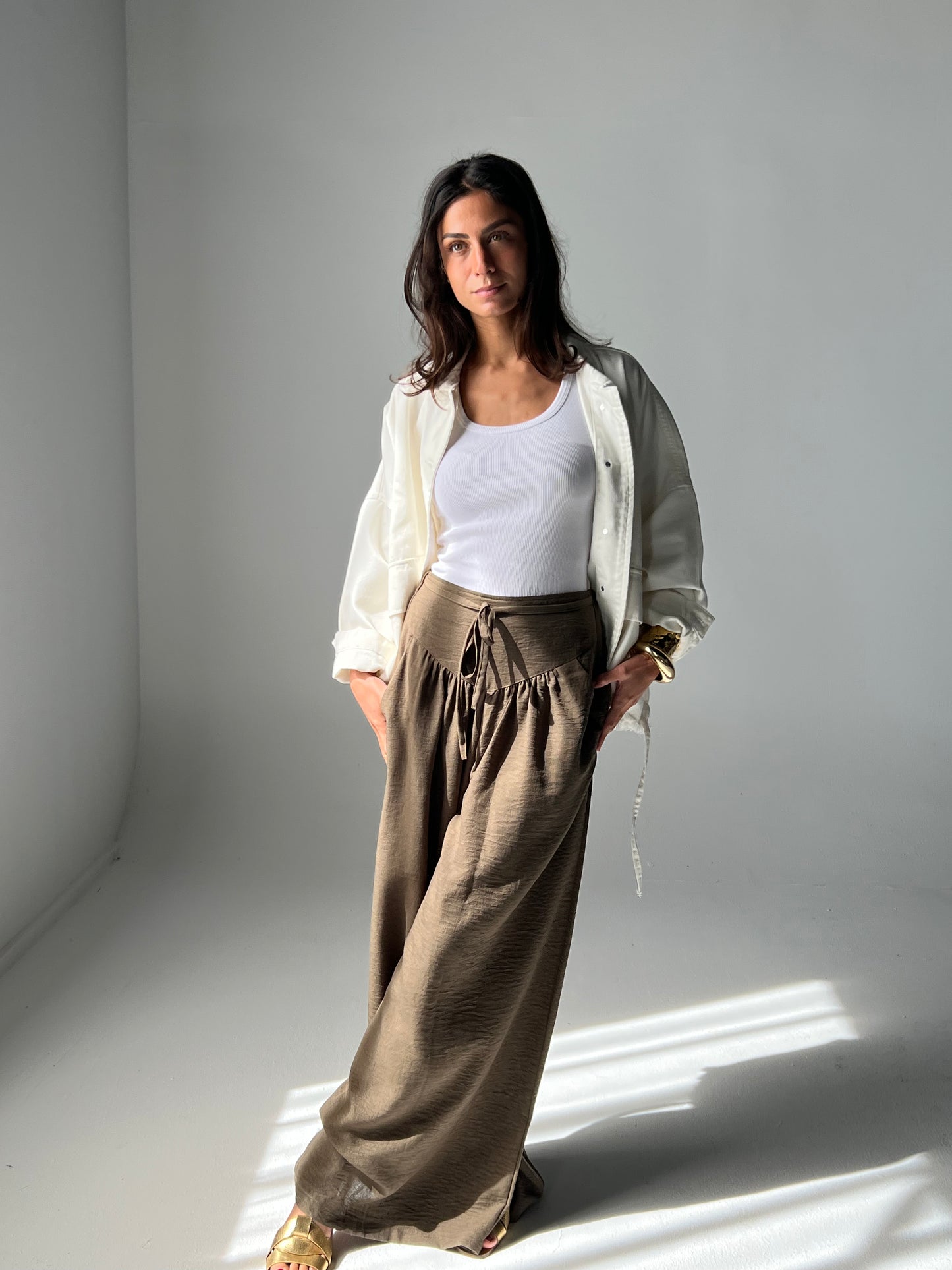 Snatched waist pants in olive