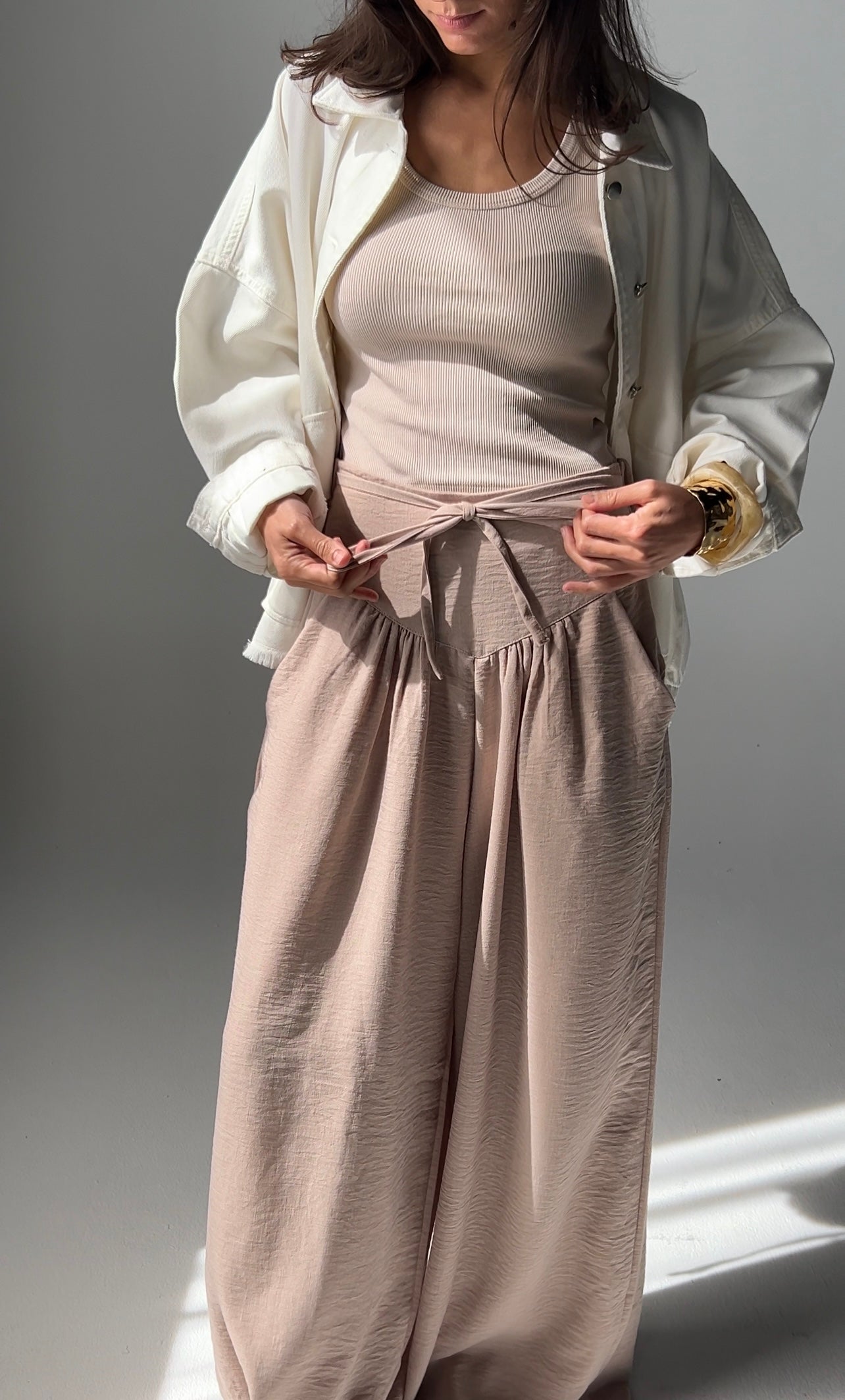 Snatched waist pants in Beige