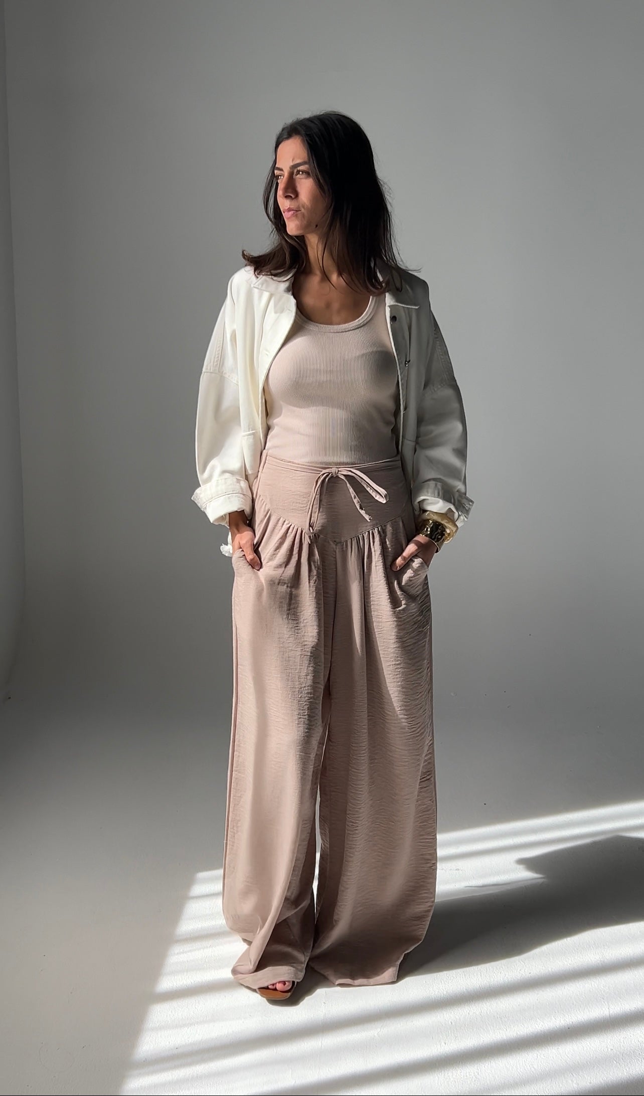Snatched waist pants in Beige