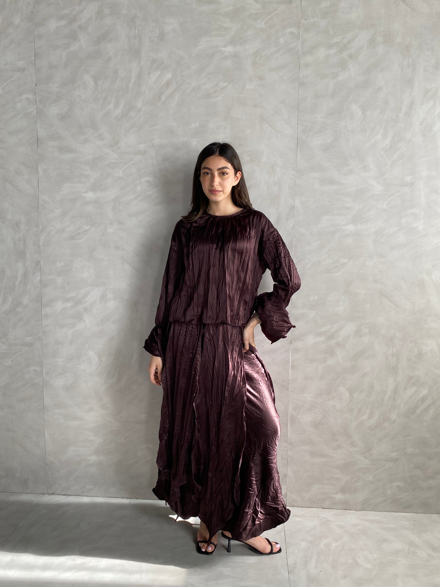 Satin plisse set in Burgundy