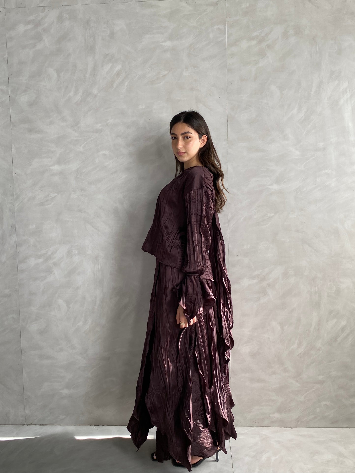 Satin plisse set in Burgundy