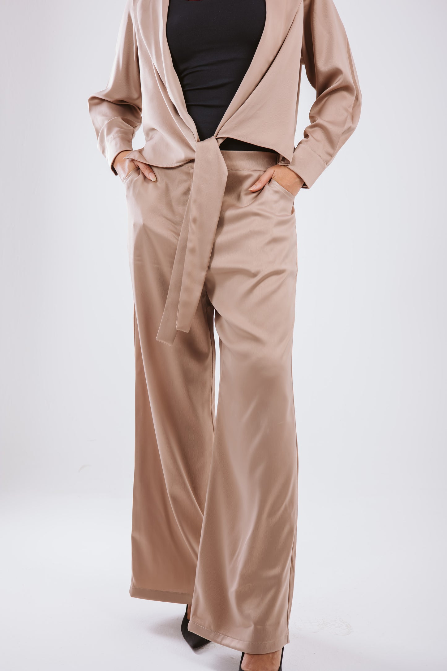 Wrap satin Set in Camel