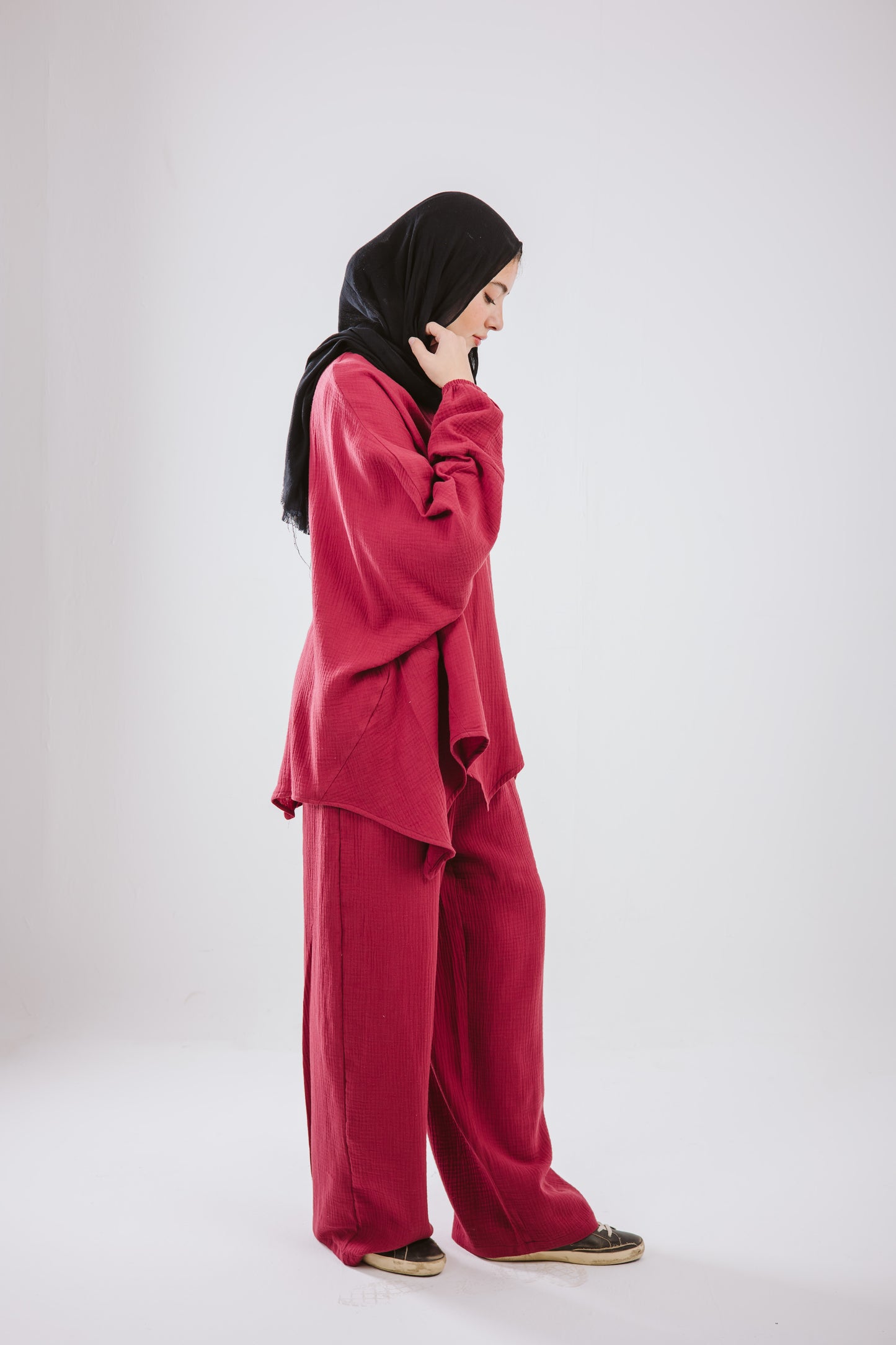 Asymmetrical crinky set in Burgundy