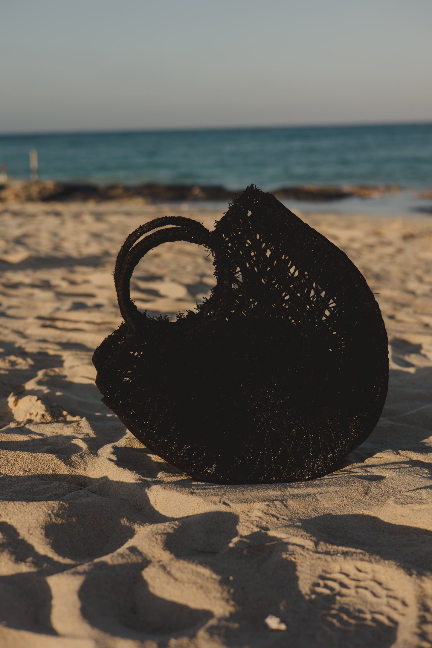 Tangle Tote bag in black