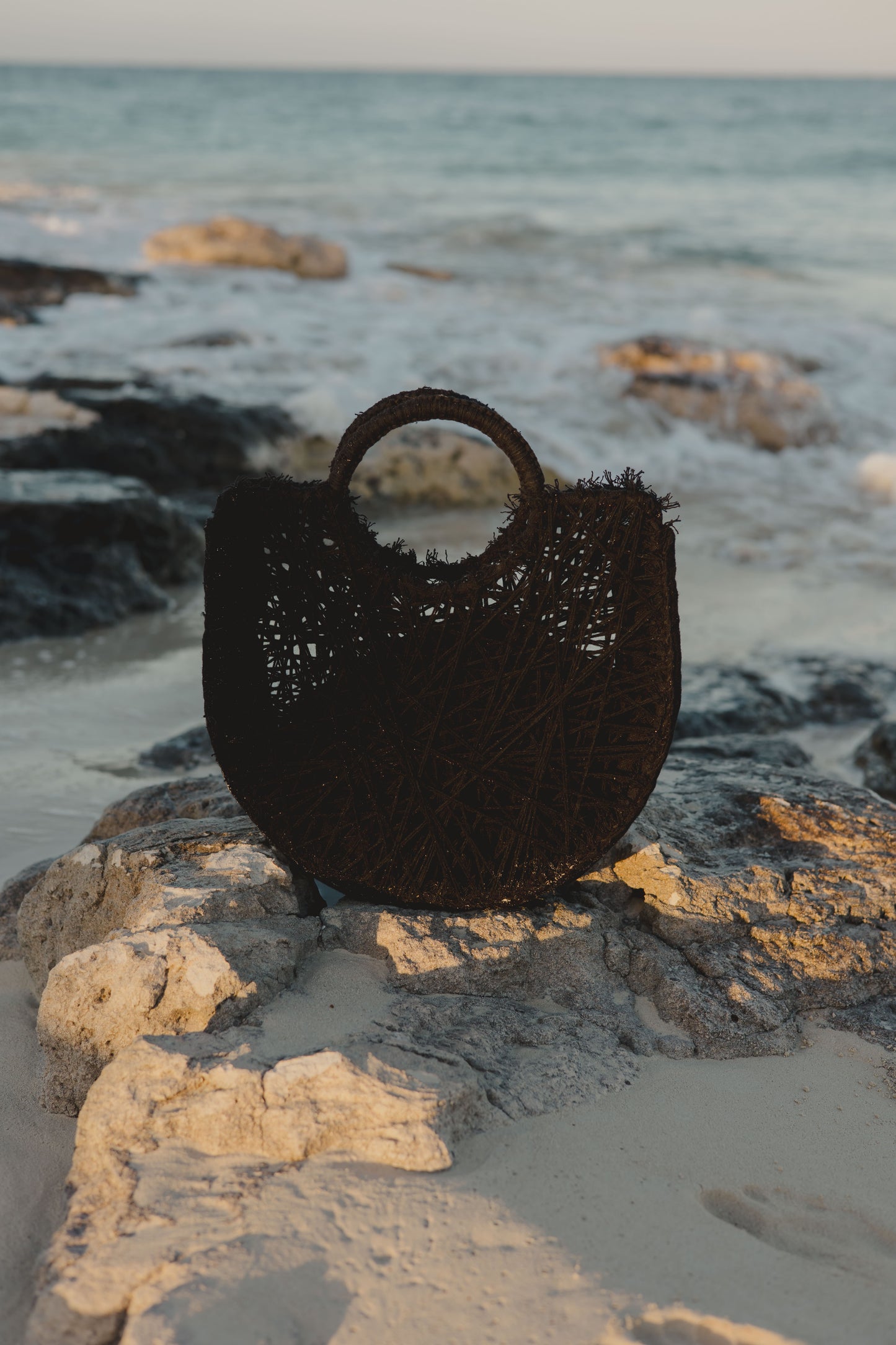 Tangle Tote bag in black