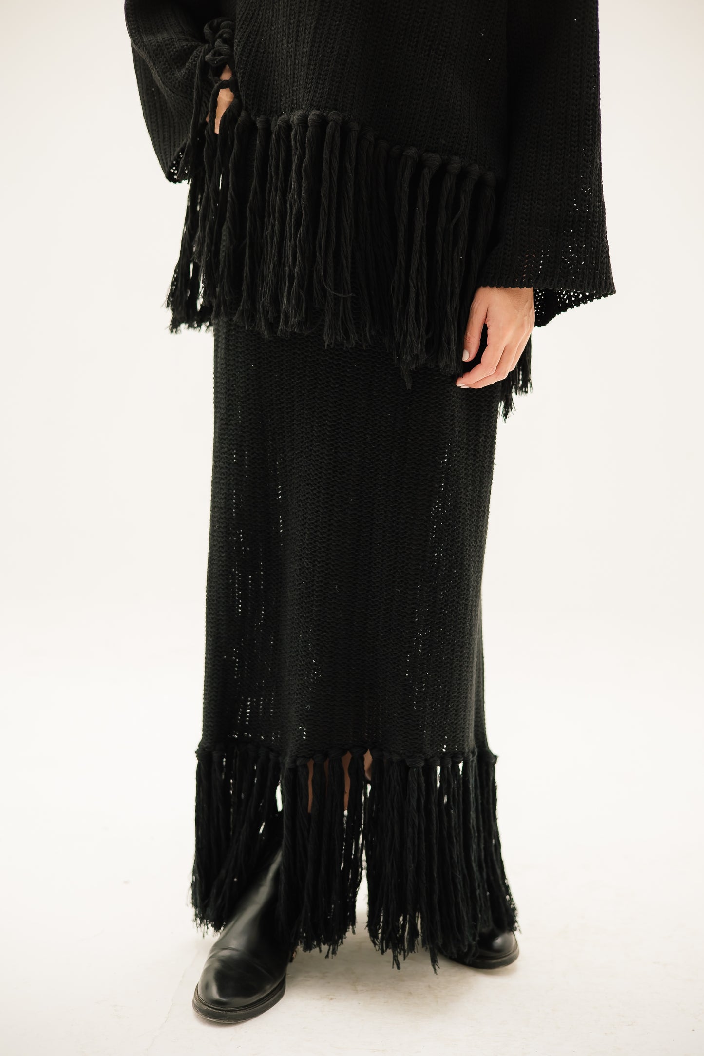 Tassel Flow set in Black