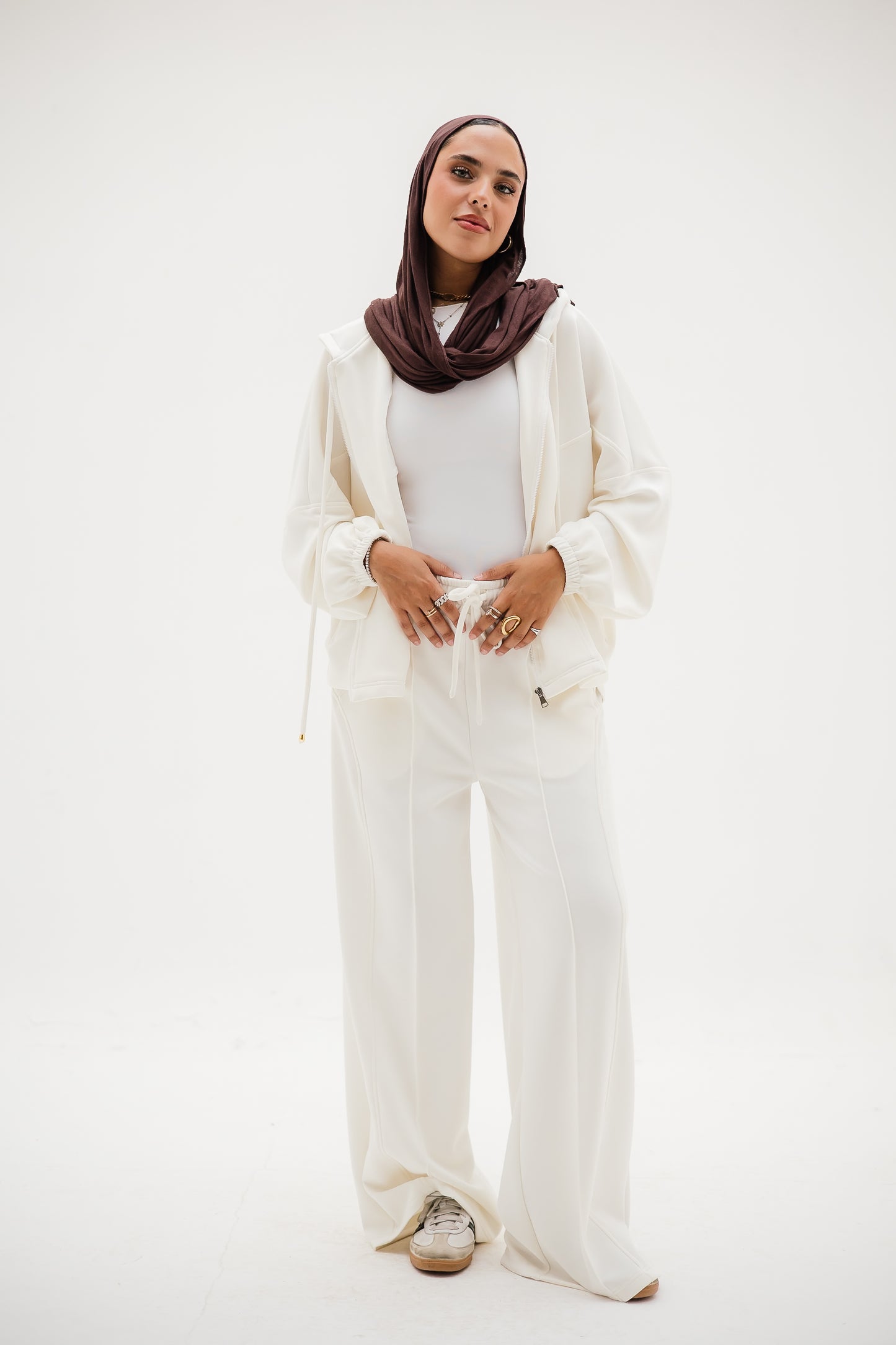 Soft Flow set in White