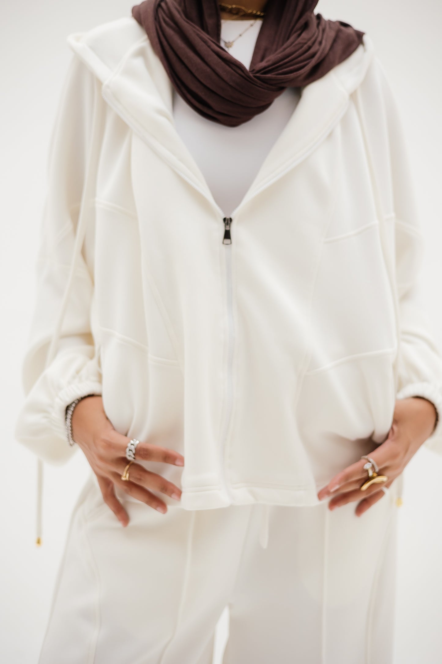 Soft Flow set in White