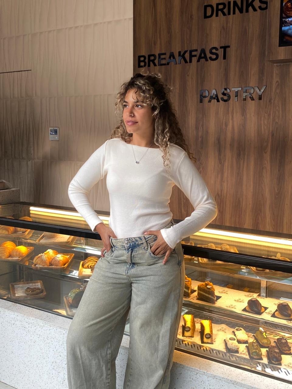 long sleeves basic top in Offwhite